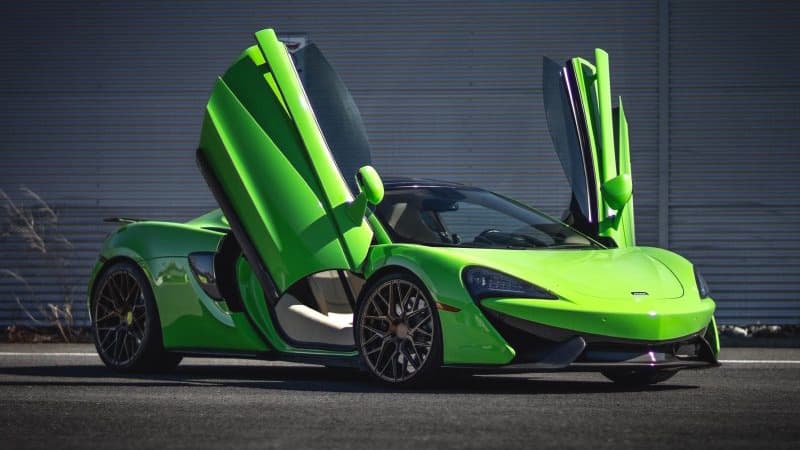 McLaren 570GT rental Montreal