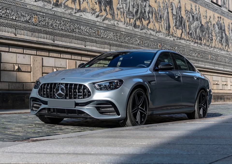Mercedes-Benz E63S AMG photo 2