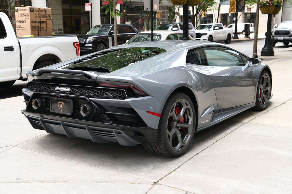 Lamborghini Huracán EVO photo 2
