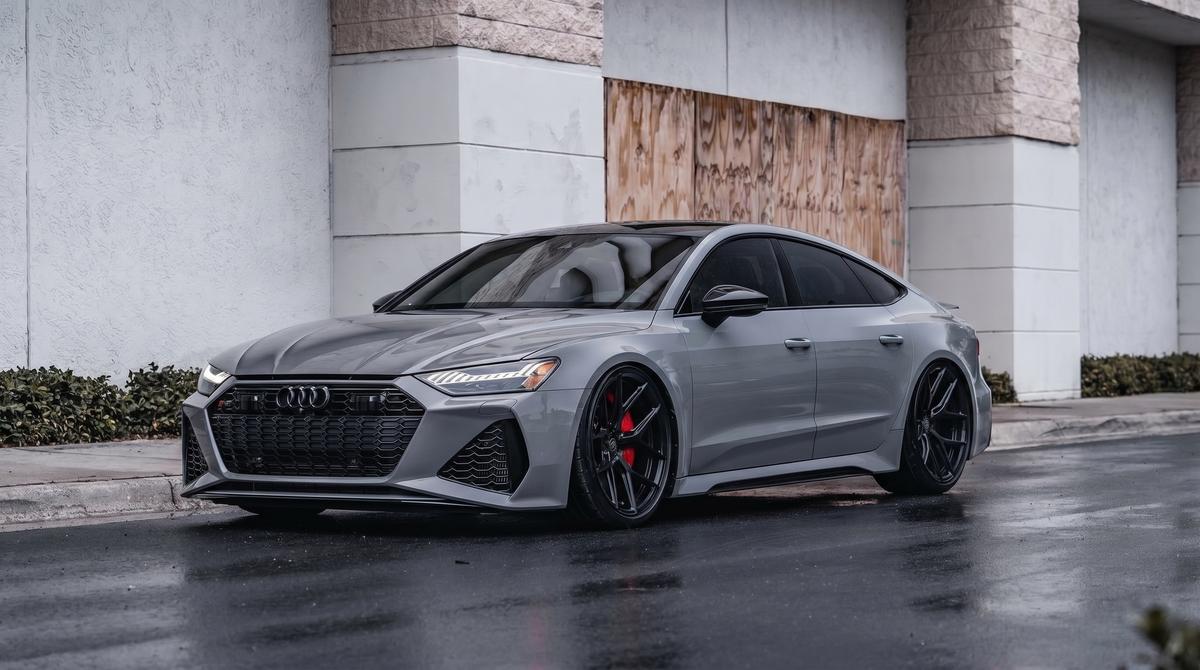 Audi RS7 photo 1