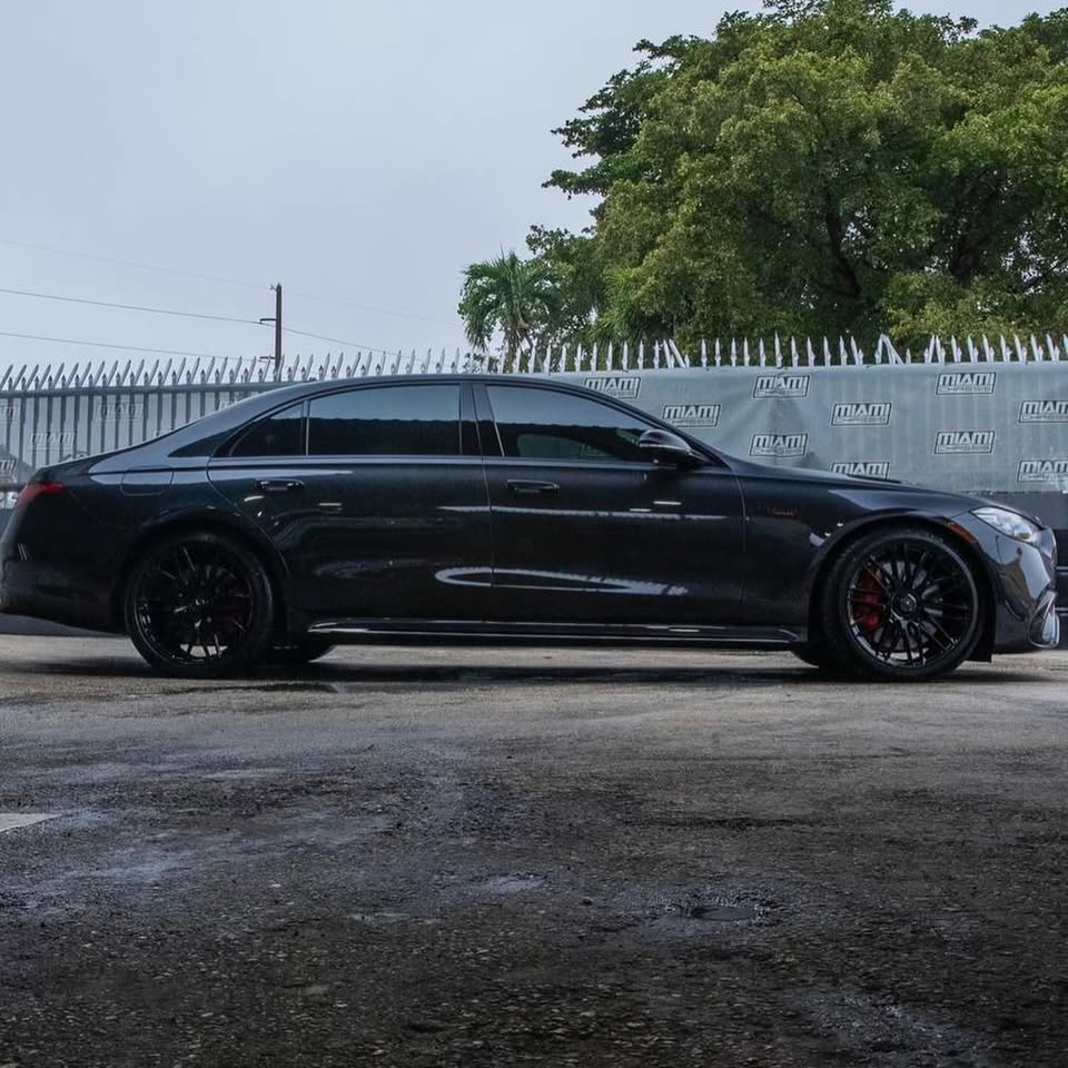 Mercedes-Benz S63 AMG photo 3