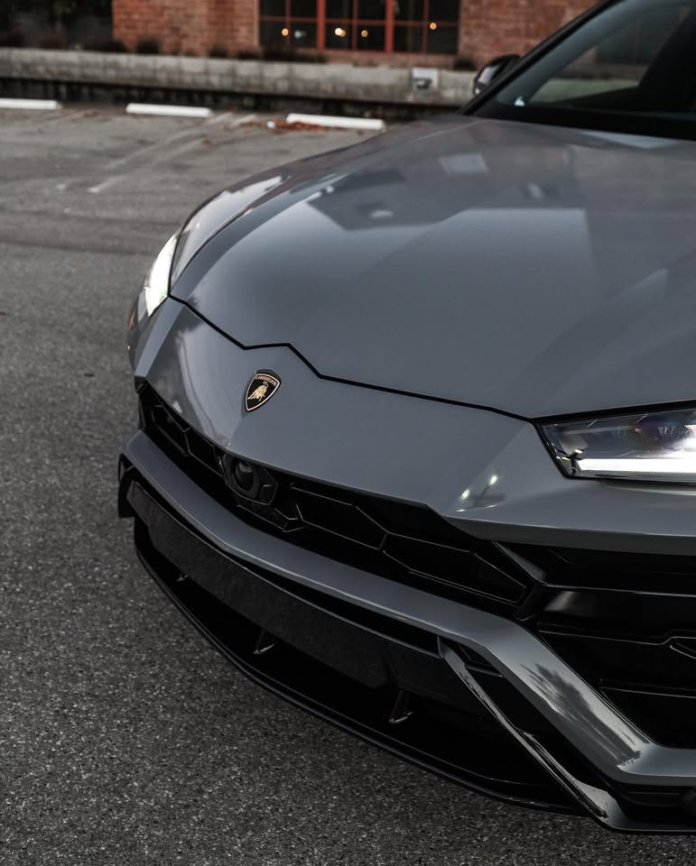 Lamborghini Urus Grey photo 3